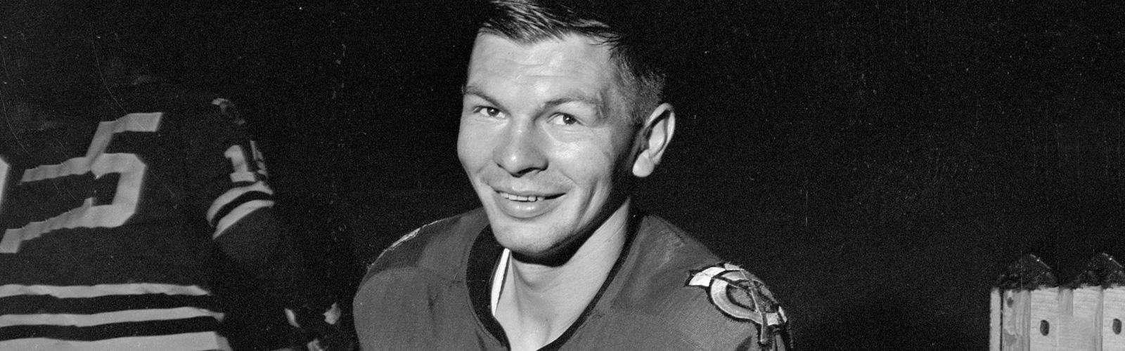 Stan Mikita, 78, Dies; Hockey Hall of Famer Lifted Blackhawks - The New  York Times