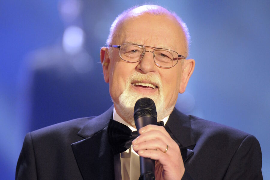 Roger Whittaker (AP Photo/Eckehard Schulz)