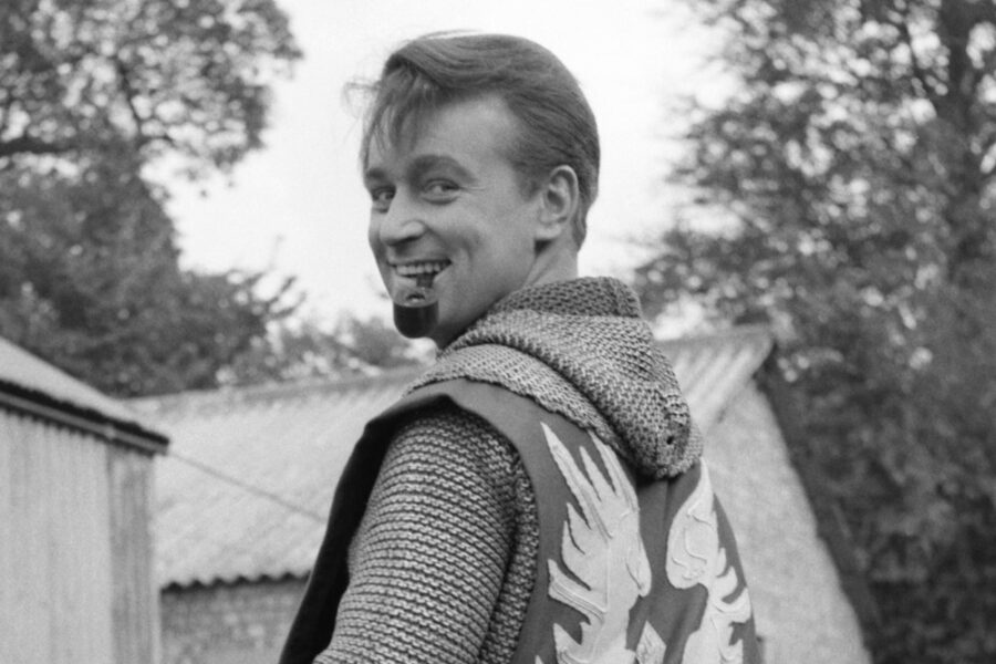 William Russell (Reveille/Mirrorpix via Getty Images)